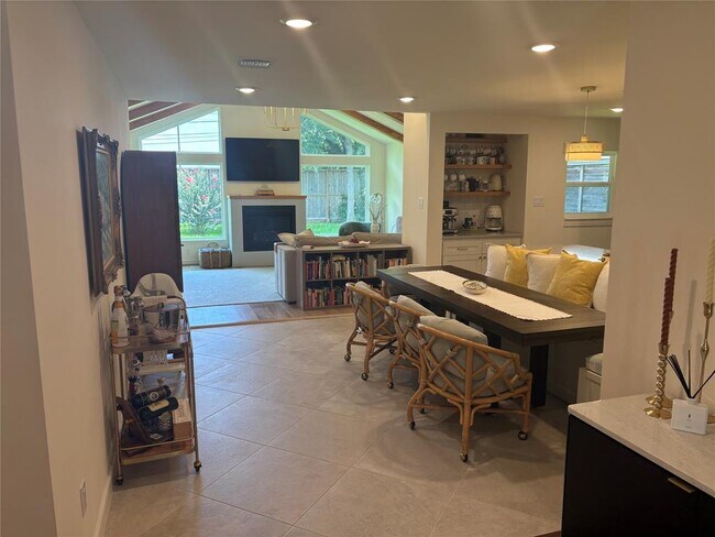 Building Photo - 6407 Woodbrook Ln