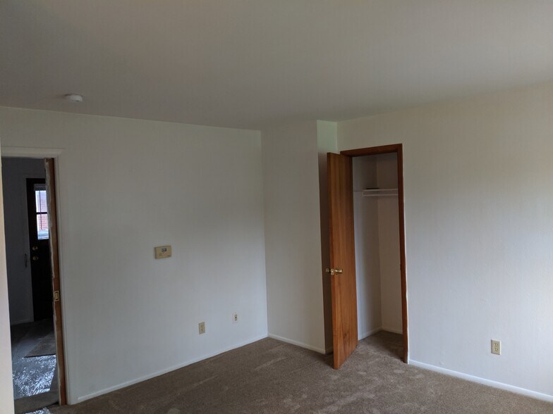 Building Photo - 3202 Dorian Ct