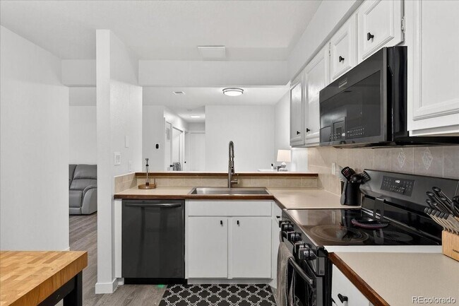 Building Photo - 7250 S Gaylord St