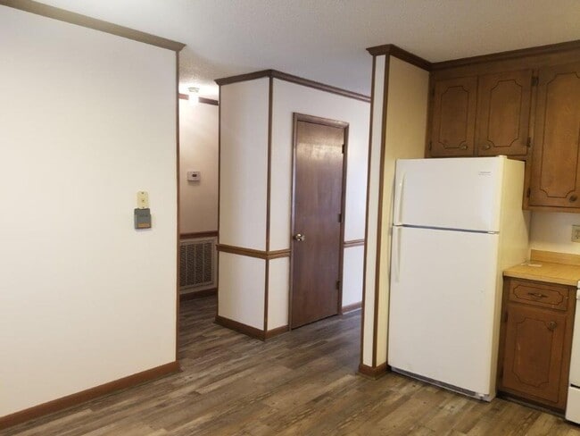 Building Photo - 117-B E John St