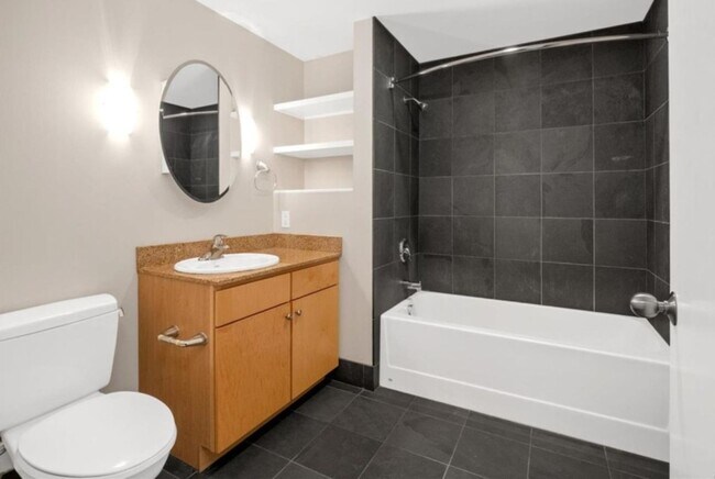 Building Photo - Nice Downtown Unit Available for Rent!