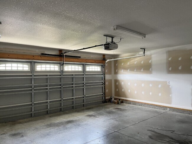 Building Photo - 111 Cavalier Dr