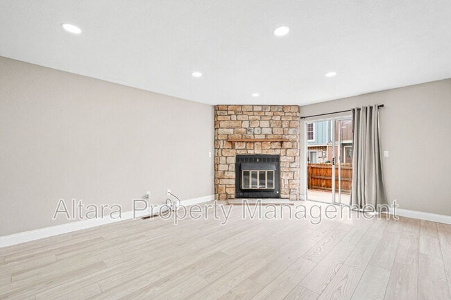 Building Photo - 2578 E Nichols Cir