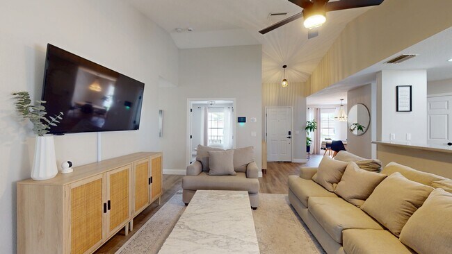 Building Photo - 4026 Banbury Cir