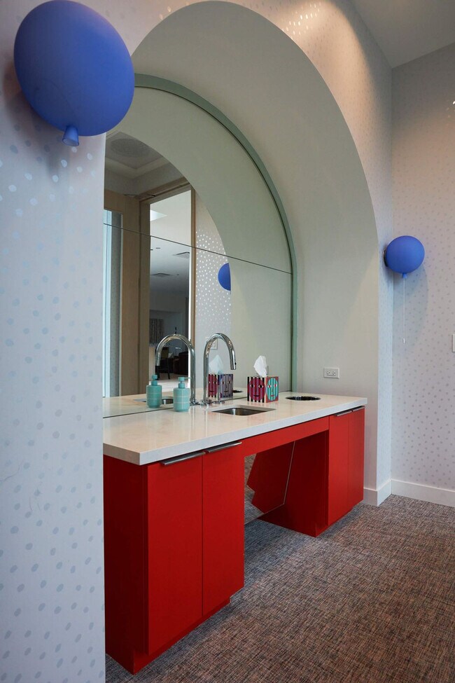 Building Photo - 1006 S Michigan Ave