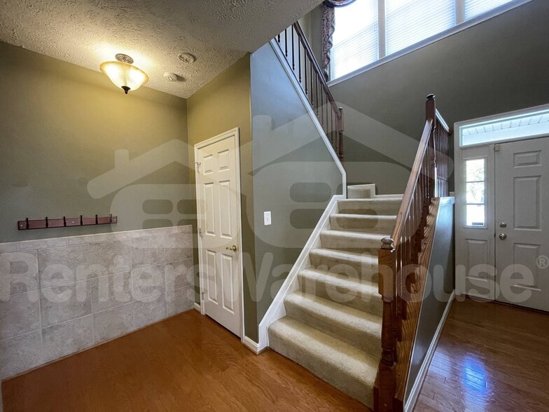 Building Photo - 217 Colgate Dr