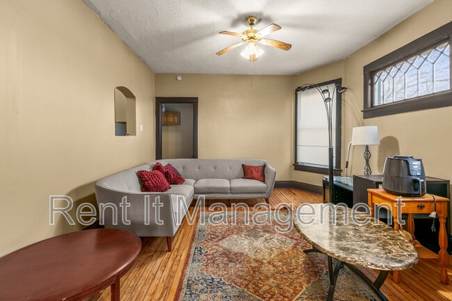 Building Photo - 3222 Webster St