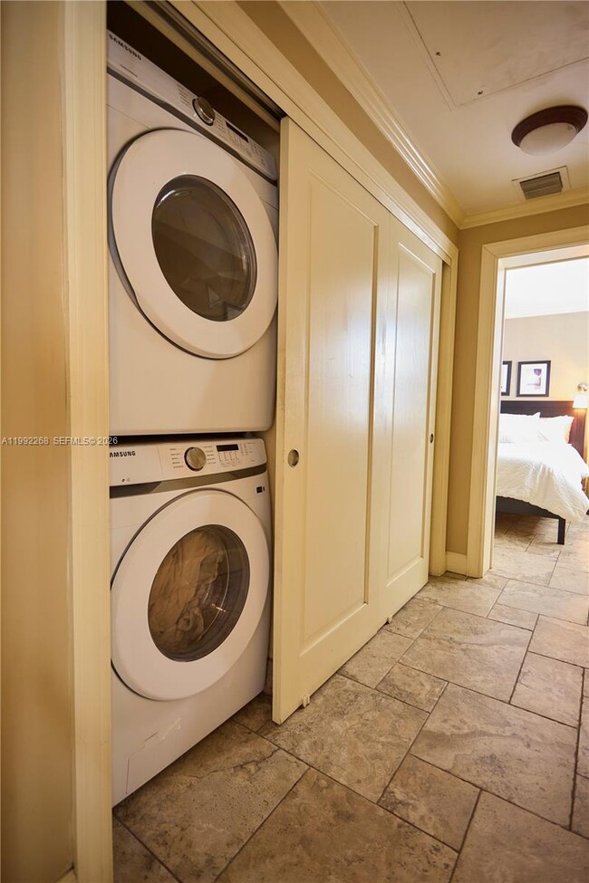 Building Photo - 5755 Devonshire Blvd