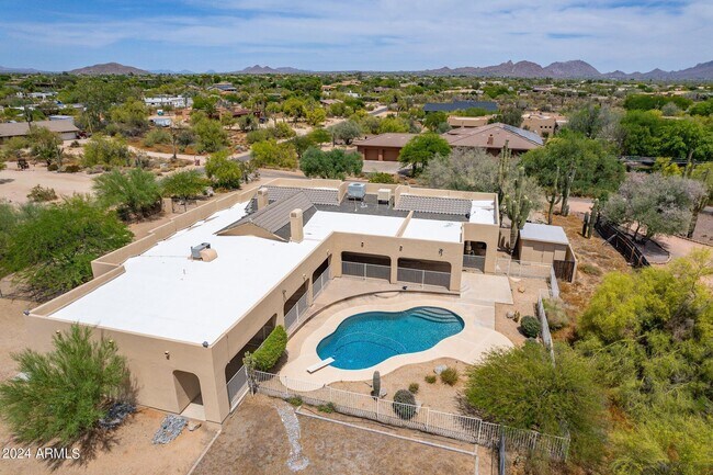 Building Photo - 26960 N 61st St