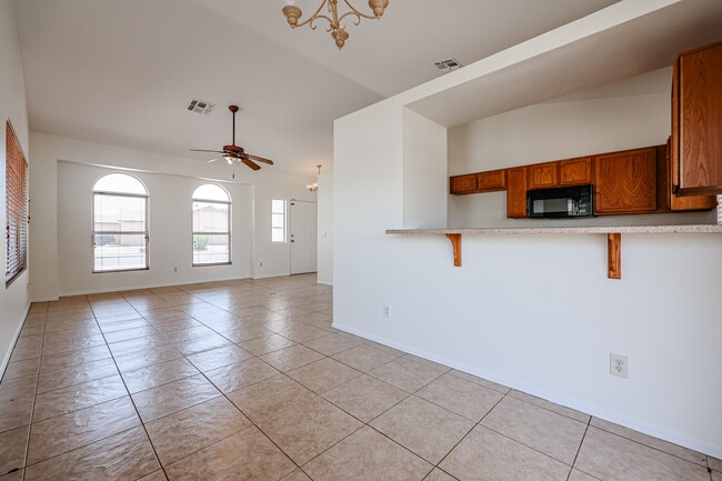 Building Photo - 1850 N 84th Ln