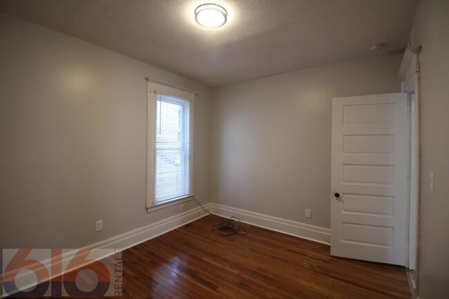 Building Photo - 27 National Ave SW