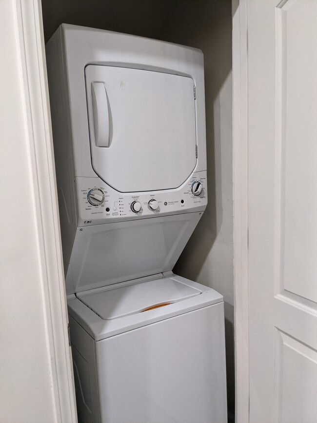 Laundry in Units for 2 Bedrooms - 518 N State St