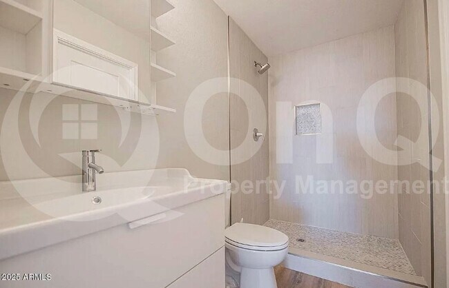 Building Photo - 1646 E Hermosa Dr