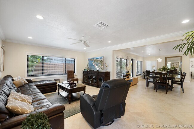 Building Photo - 3211 Seaward Dr