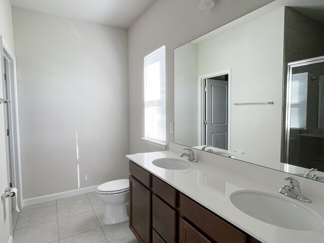 Building Photo - Awesome house for rent in St Cloud Area