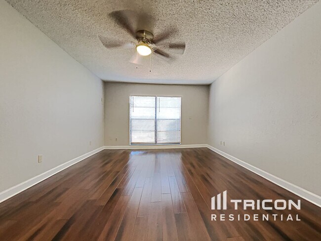 Building Photo - 1507 Teakwood Dr