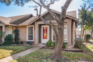 Building Photo - 1015 E Yager Ln