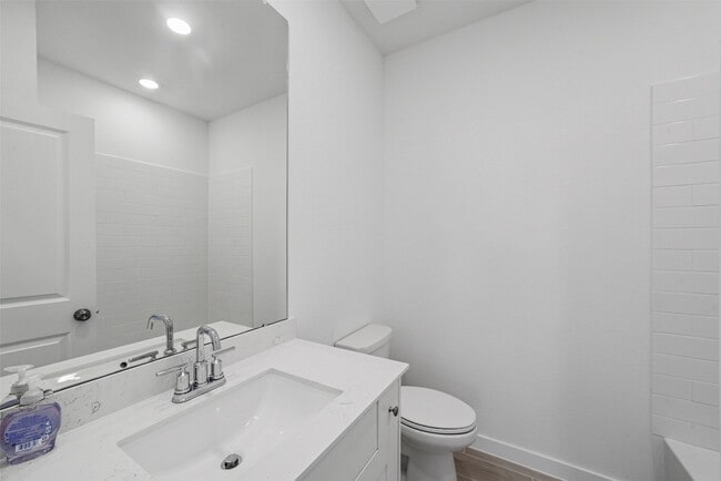 Building Photo - 31927 Rich Mdw Ct