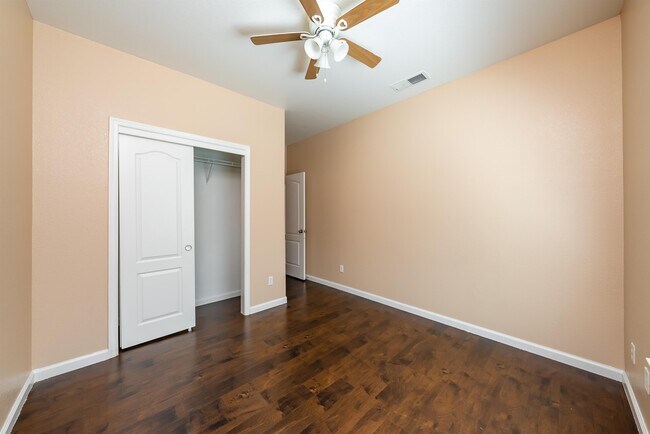 Building Photo - 5857 W Millbrae Ave