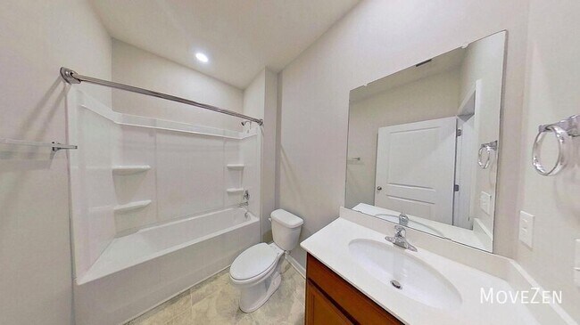 Building Photo - 22 Crestwood Pnes Trl