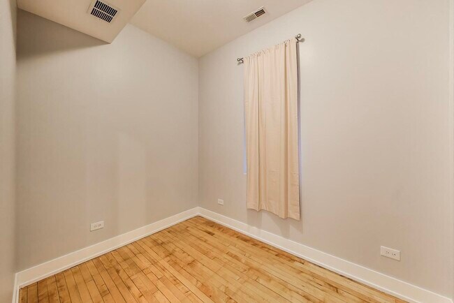 Building Photo - 3939 W Polk St
