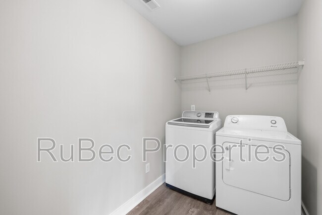 Building Photo - 9115 Old Ash Ct