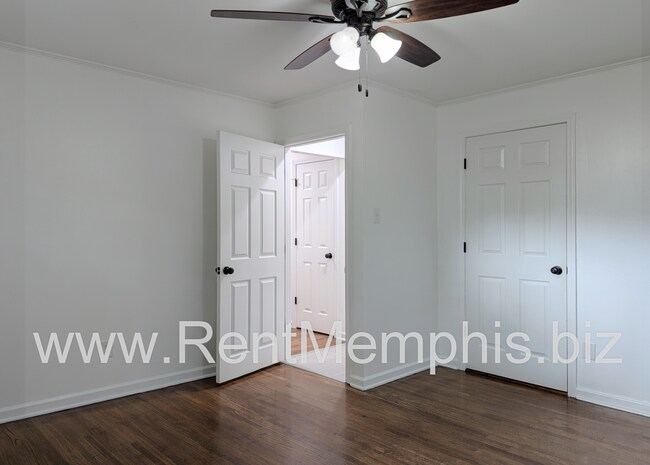 Building Photo - 5049 Alrose Ave