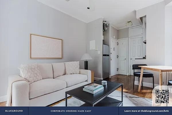 Building Photo - 246 Mott St