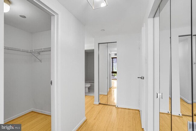 Building Photo - 1530 Key Blvd