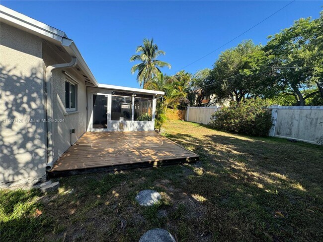 Building Photo - 11311 NW 32nd Manor