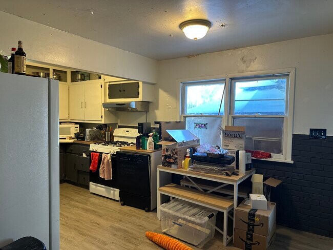 Building Photo - W306S4879 WI-83