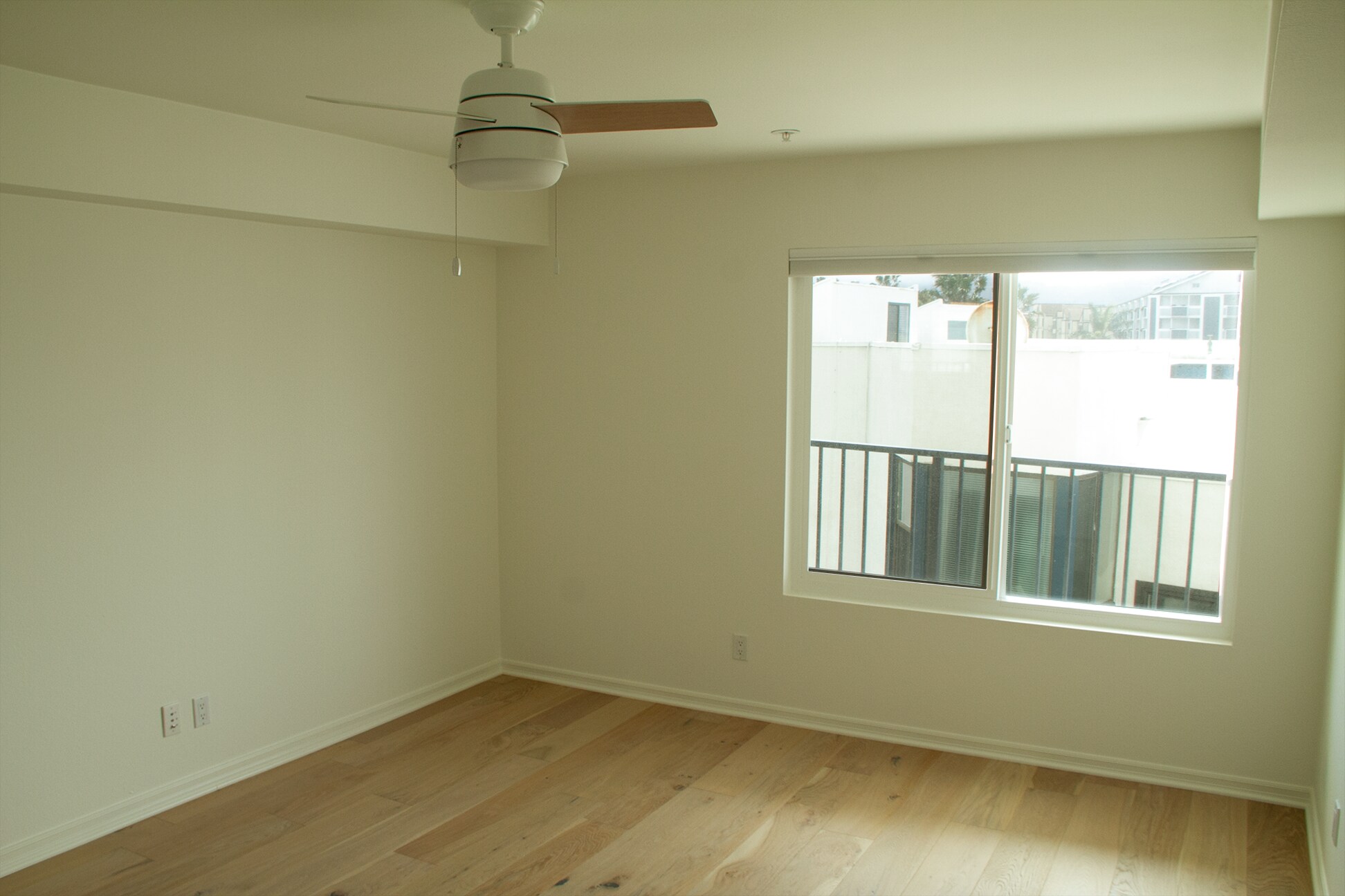 Building Photo - 565 Esplanade