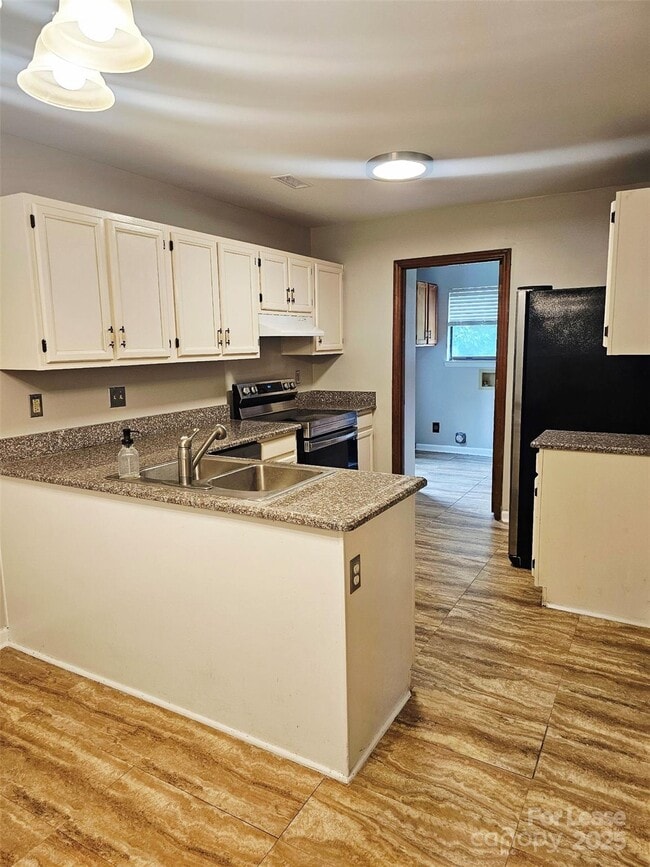 Building Photo - 9301 Chislehurst Rd