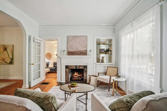 Building Photo - 615 Sycamore Dr