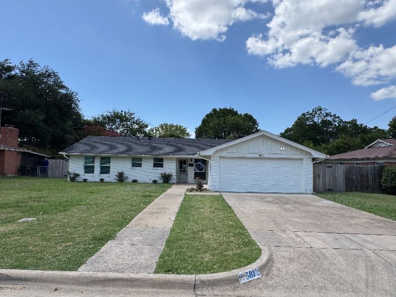 Building Photo - 5812 Waltham Ave