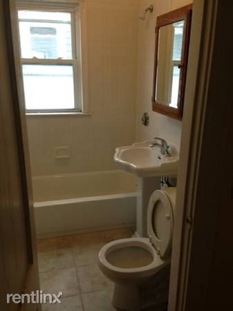 Building Photo - 76 Standish St