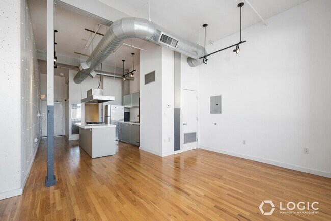 Building Photo - 159 W Broadway-304