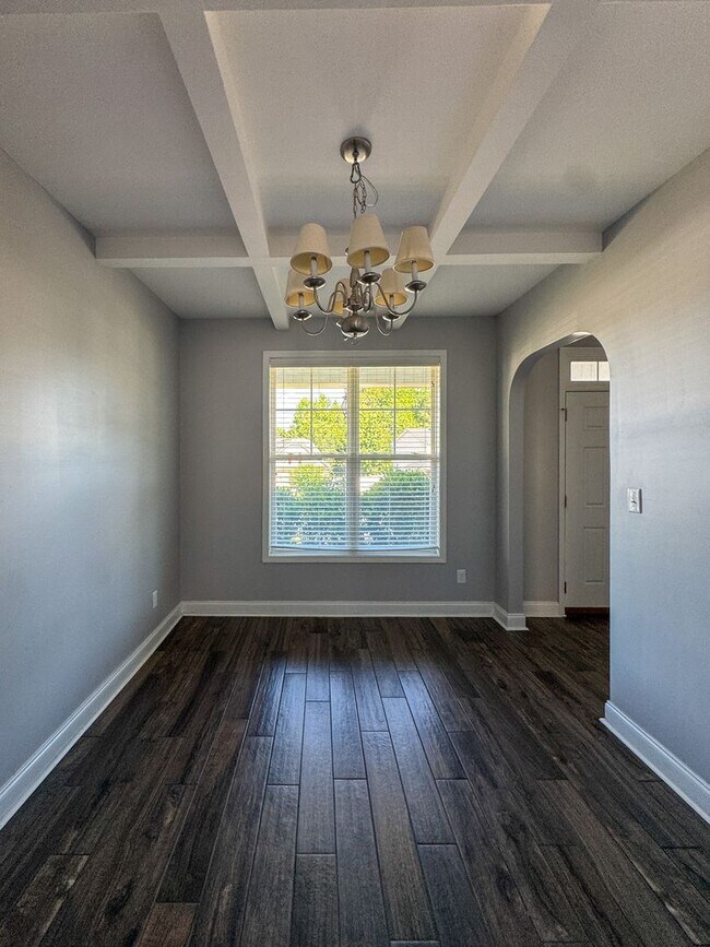 Building Photo - Stunning 4 Bed 2.5 Bath Home in Lexington Plantation
