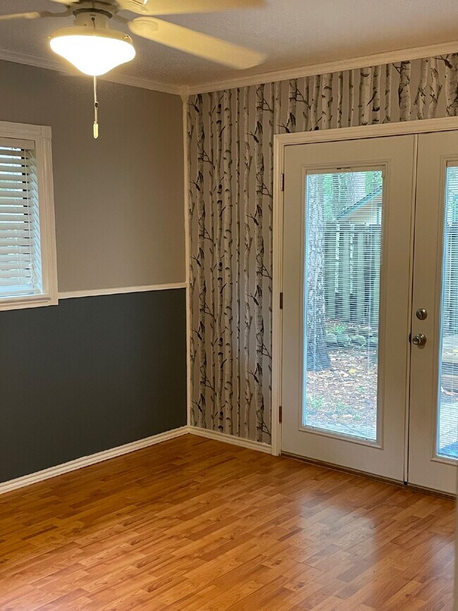 Building Photo - LOVELY ONE STORY wooded-lot home in the heart of The Woodlands.