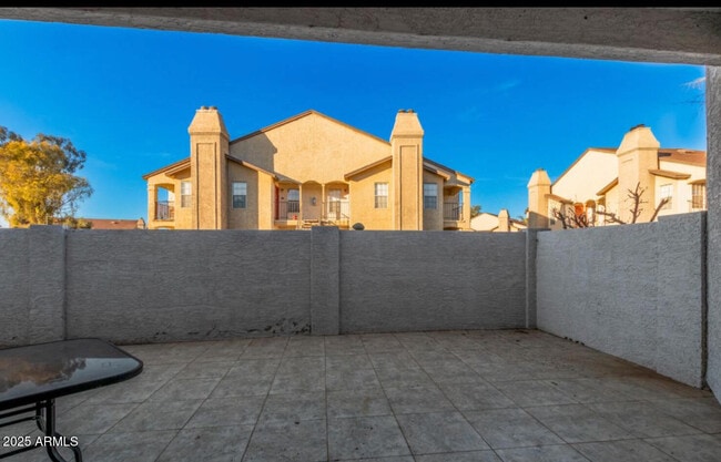 Building Photo - 280 S Elizabeth Way