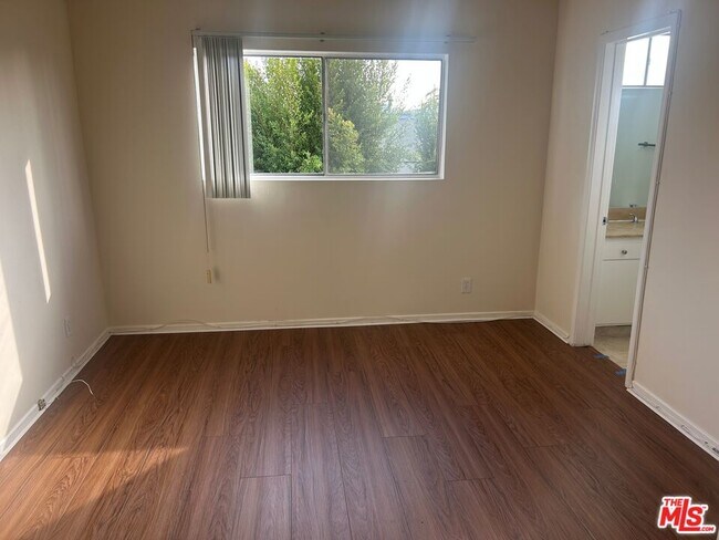 Building Photo - 1440 Reeves St