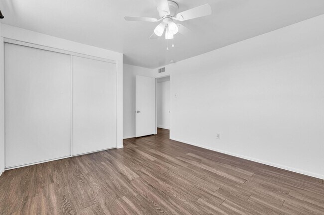 Building Photo - 6 Bedrooms, 3 Bath,  Pool CLOSE TO ASU (Rural & Broadway)