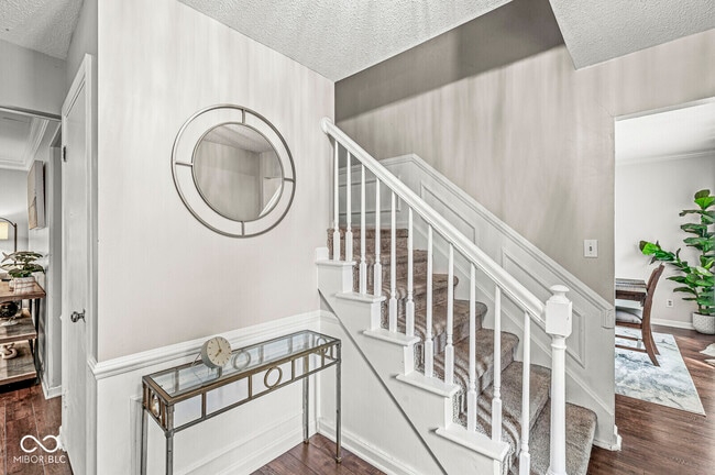 Building Photo - 6542 Kingman Dr