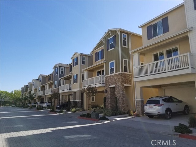 Building Photo - 371 N Bellarose Way