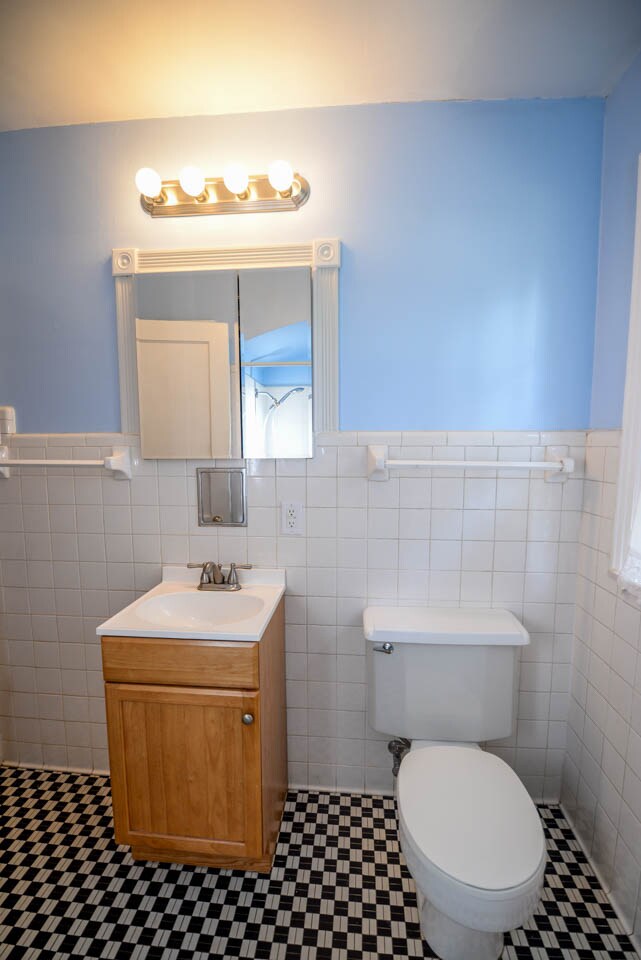 Building Photo - 3590 Shirlwood Ave