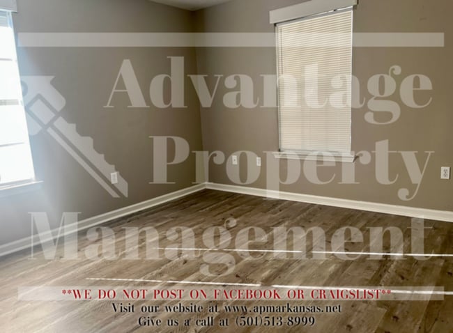 Building Photo - Charming Duplex in Greenbrier!