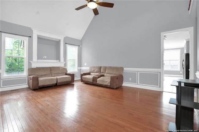 Building Photo - 427 W Summerchase Dr