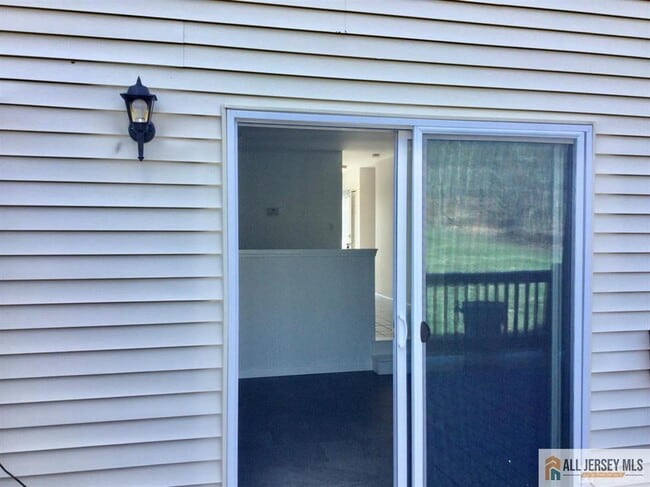 Building Photo - 682 Darlington Dr