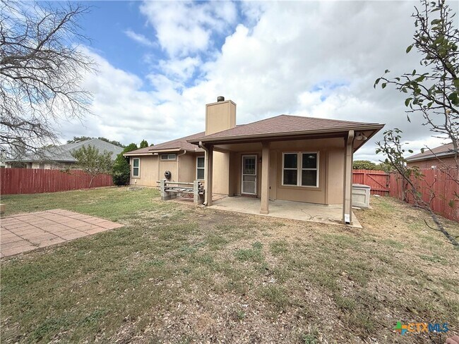 Building Photo - 1002 Northern Dancer Dr