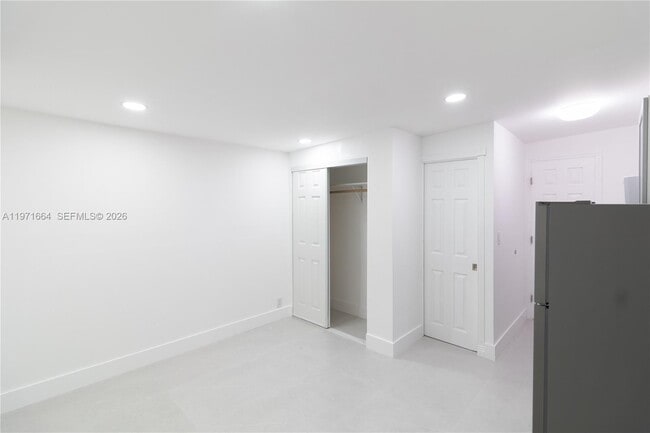 Building Photo - 5803 Buchanan St